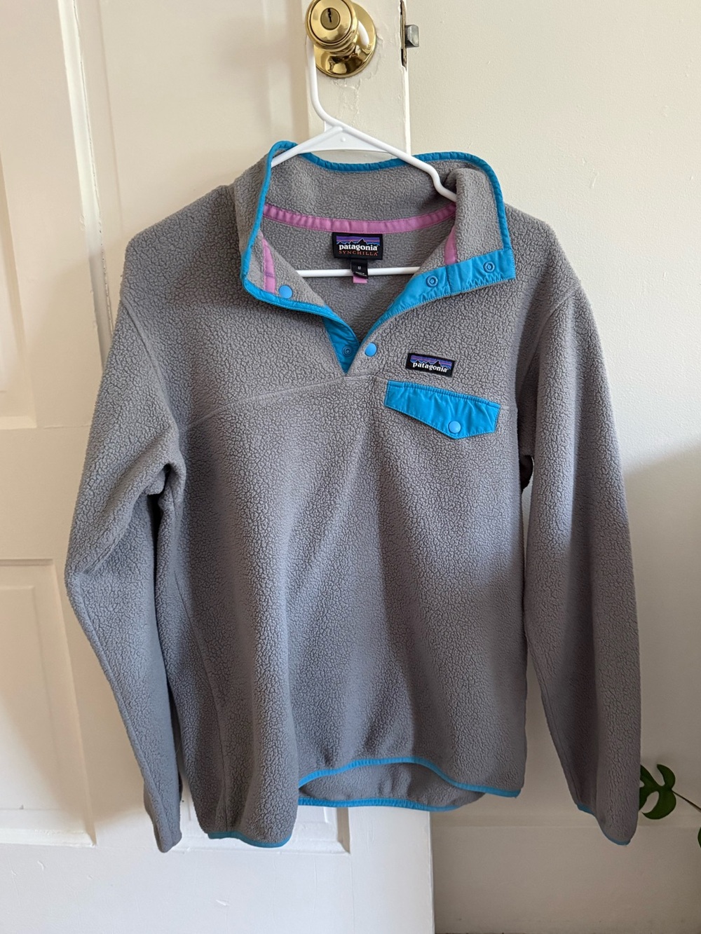 Gray and Blue Women’s Patagonia Synchilla Fleece